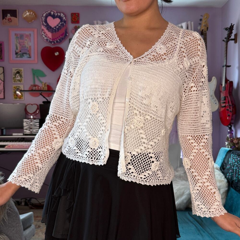 Vintage 90s / Y2K white cottagecore / coquette knit cardigan